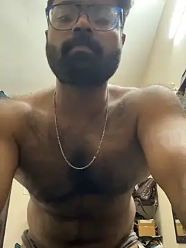 Snapshot of DJLOVE280825 chatting on October 10, 2025, 10:43 pm DJLOVE280825 online show from October 10, 2025, 10:43 pm