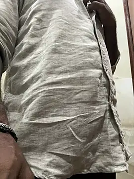 DJLOVE280825 online show from April 6, 2026, 11:50 pm