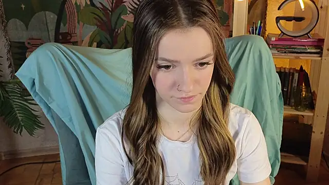 E l i z e  online show from April 8, 2026, 5:42 am