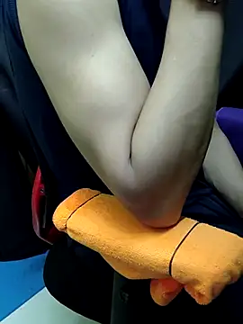 Snapshot of chocolate_alone chatting on November 1, 2025, 5:51 pm chocolate alone online show from November 1, 2025, 5:51 pm