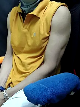 Snapshot of chocolate_alone chatting on November 2, 2025, 6:29 am chocolate alone online show from November 2, 2025, 6:29 am