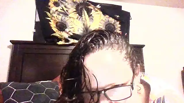 Snapshot of Rosalee2 chatting on October 10, 2025, 11:11 am Rosalee2 online show from October 10, 2025, 11:11 am