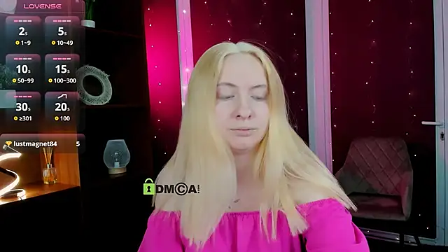 Snapshot of mila_glow1 chatting on December 15, 2025, 7:31 pm mila glow1 online show from December 15, 2025, 7:31 pm