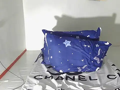 Snapshot of angelcum000 chatting on October 28, 2025, 10:36 am angelcum000 online show from October 28, 2025, 10:36 am