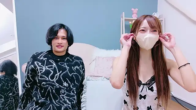 Snapshot of RIRI-style chatting on November 23, 2025, 7:40 am RIRI-style online show from November 23, 2025, 7:40 am