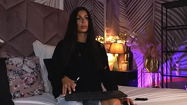 EvaRhea online show from April 4, 2026, 2:51 am