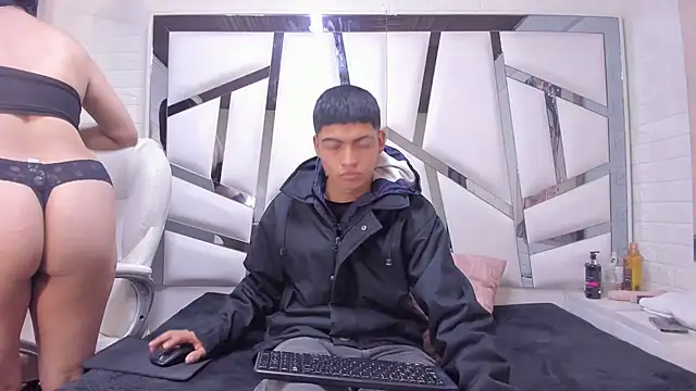 ClioandDemeteer online show from September 25, 2025, 3:34 am