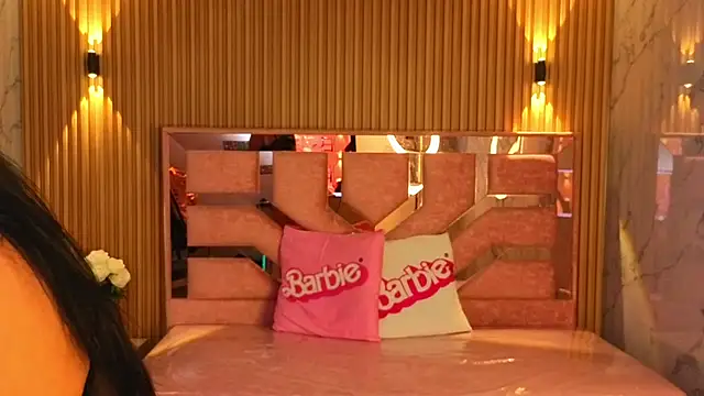 Snapshot of m_eris_s chatting on October 31, 2025, 1:52 pm m eris s online show from October 31, 2025, 1:52 pm