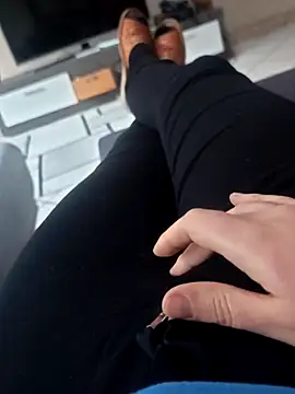 Snapshot of Horny_mummy chatting on November 15, 2025, 3:05 pm Horny mummy online show from November 15, 2025, 3:05 pm