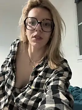 DouceAngela69 online show from February 7, 2026, 6:27 pm