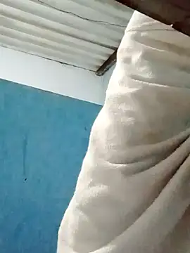 Snapshot of Srsexy18cm chatting on October 28, 2025, 11:53 am Srsexy18cm online show from October 28, 2025, 11:53 am