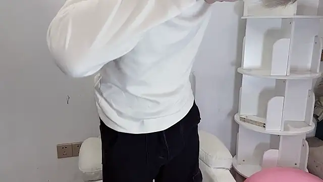 xiaoyang5200 online show from March 25, 2026, 12:04 pm