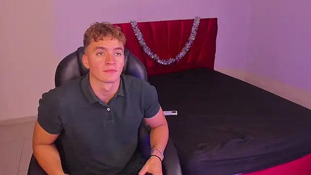 Snapshot of paull_george chatting on November 22, 2025, 3:11 pm paull george online show from November 22, 2025, 3:11 pm