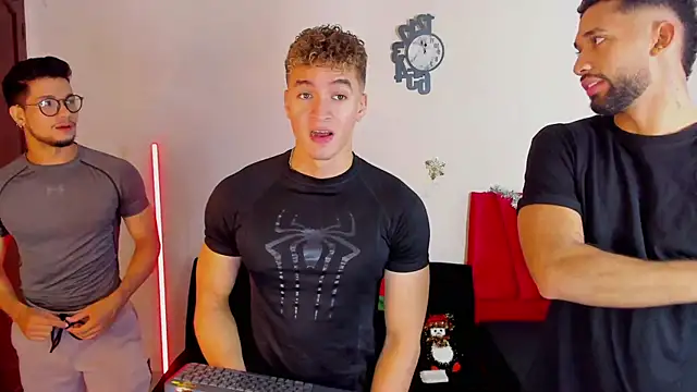 Snapshot of paull_george chatting on November 15, 2025, 3:49 pm paull george online show from November 15, 2025, 3:49 pm