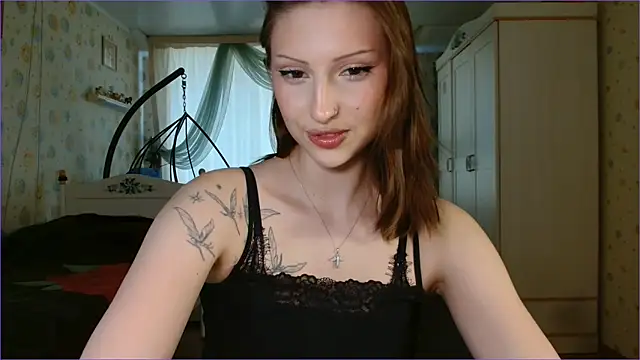 RuxaShade online show from March 11, 2026, 10:42 am