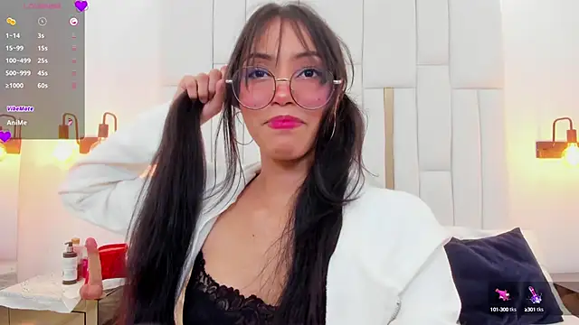 Snapshot of miyu_lu chatting on October 14, 2025, 4:40 pm miyu lu online show from October 14, 2025, 4:40 pm