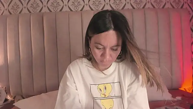 Sky Junne online show from February 26, 2026, 5:24 pm