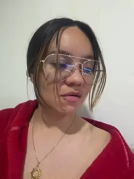 Sky Junne online show from April 18, 2026, 5:21 am