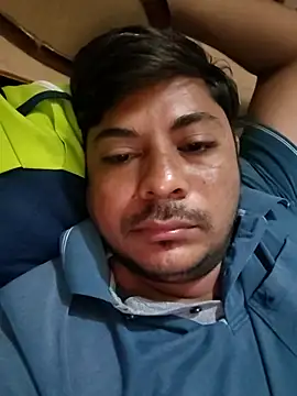 Snapshot of Ajmersingh335512 chatting on October 21, 2025, 5:40 am Ajmersingh335512 online show from October 21, 2025, 5:40 am