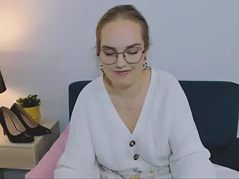 Snapshot of AliceCrazy69 chatting on December 2, 2025, 4:19 pm AliceCrazy69 online show from December 2, 2025, 4:19 pm