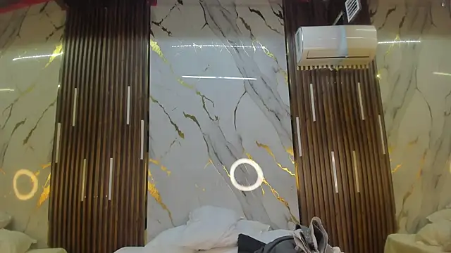 VictoriaDuart online show from March 30, 2026, 8:32 pm