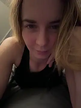 Snapshot of ellieen chatting on November 15, 2025, 11:31 pm ellieen online show from November 15, 2025, 11:31 pm