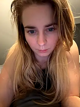Snapshot of ellieen chatting on November 6, 2025, 10:03 pm ellieen online show from November 6, 2025, 10:03 pm