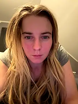 Snapshot of ellieen chatting on November 13, 2025, 11:30 pm ellieen online show from November 13, 2025, 11:30 pm