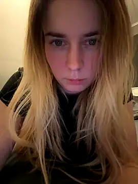 Snapshot of ellieen chatting on November 22, 2025, 11:14 pm ellieen online show from November 22, 2025, 11:14 pm