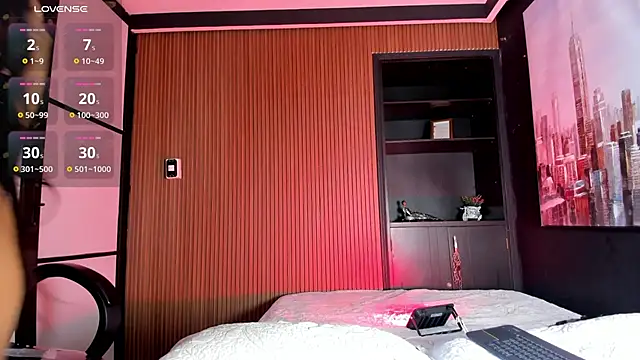 BritanyBrown  online show from November 21, 2025, 12:15 pm