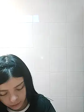 LunaJacobs online show from April 7, 2026, 7:59 pm