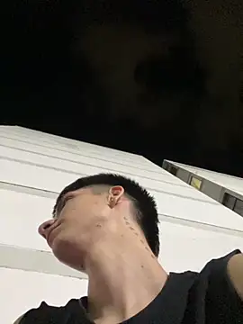 Snapshot of Luck__090 chatting on September 15, 2025, 4:35 am Luck  090 online show from September 15, 2025, 4:35 am