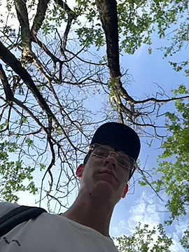 Luck  090 online show from April 18, 2026, 9:15 pm