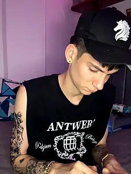 Snapshot of Luck__090 chatting on October 16, 2025, 2:09 am Luck  090 online show from October 16, 2025, 2:09 am