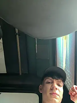 Snapshot of Luck__090 chatting on April 24, 2026, 8:22 pm Luck 090 online show from April 24, 2026, 8:22 pm