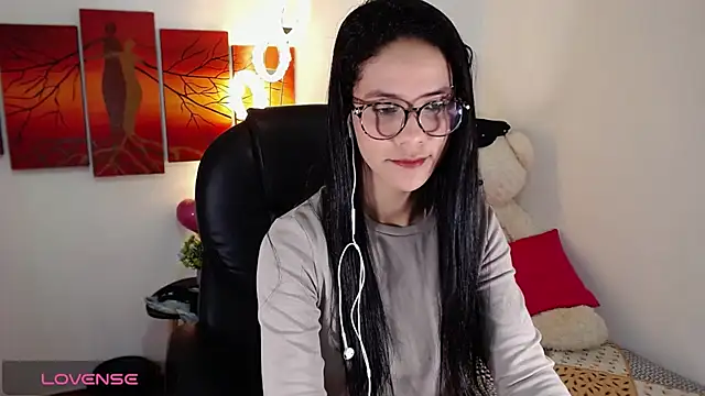 Ashley olivares online show from October 5, 2025, 1:57 pm