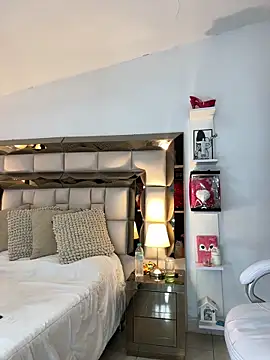 Sara trans hot online show from February 21, 2026, 6:43 pm