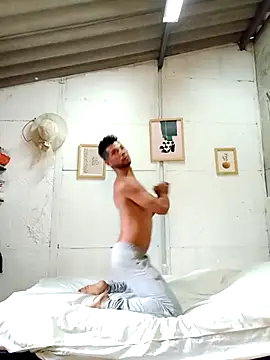 Snapshot of AlphaAlterX chatting on October 1, 2025, 11:36 am AlphaAlterX online show from October 1, 2025, 11:36 am