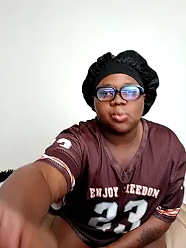 Gyminae online show from November 18, 2025, 12:30 pm