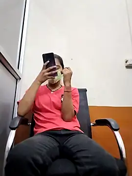 Student girl2 online show from October 16, 2025, 6:21 am