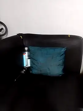 Snapshot of BeverlyQueen14 chatting on December 5, 2025, 9:19 am BeverlyQueen14 online show from December 5, 2025, 9:19 am