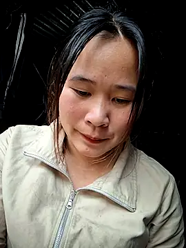 Snapshot of ALIENHR38 chatting on November 17, 2025, 1:20 am ALIENHR38 online show from November 17, 2025, 1:20 am