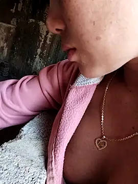 soope-00 online show from November 4, 2025, 8:18 am