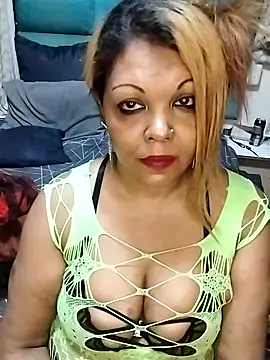 hemilynthomas2467 online show from November 19, 2025, 7:25 pm