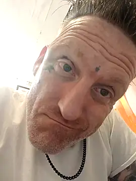 Snapshot of MRTATTWO chatting on September 15, 2025, 9:48 pm MRTATTWO online show from September 15, 2025, 9:48 pm