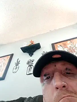 Snapshot of MRTATTWO chatting on October 17, 2025, 7:59 pm MRTATTWO online show from October 17, 2025, 7:59 pm