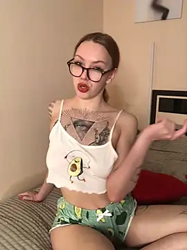 Snapshot of Amore_Mia_ chatting on November 22, 2025, 7:07 am Amore Mia online show from November 22, 2025, 7:07 am