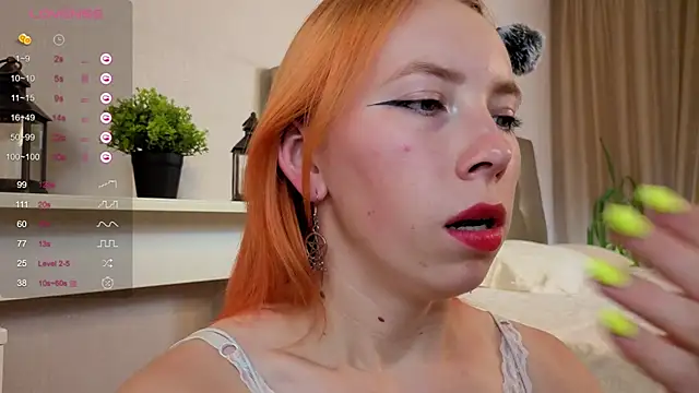 Snapshot of JuliannaWenger chatting on September 20, 2025, 4:45 pm JuliannaWenger online show from September 20, 2025, 4:45 pm