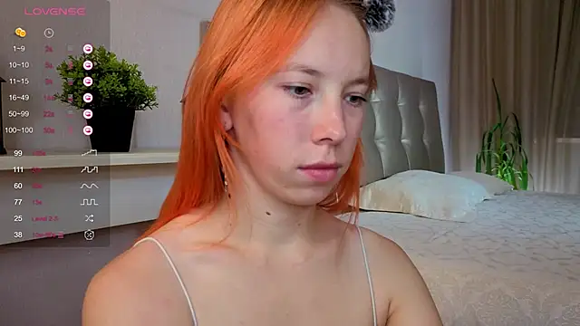 Snapshot of JuliannaWenger chatting on September 16, 2025, 4:41 pm JuliannaWenger online show from September 16, 2025, 4:41 pm