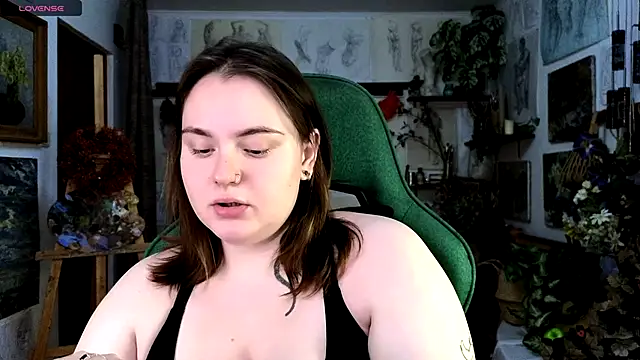 Snapshot of KatrinClark chatting on October 21, 2025, 5:01 pm KatrinClark online show from October 21, 2025, 5:01 pm